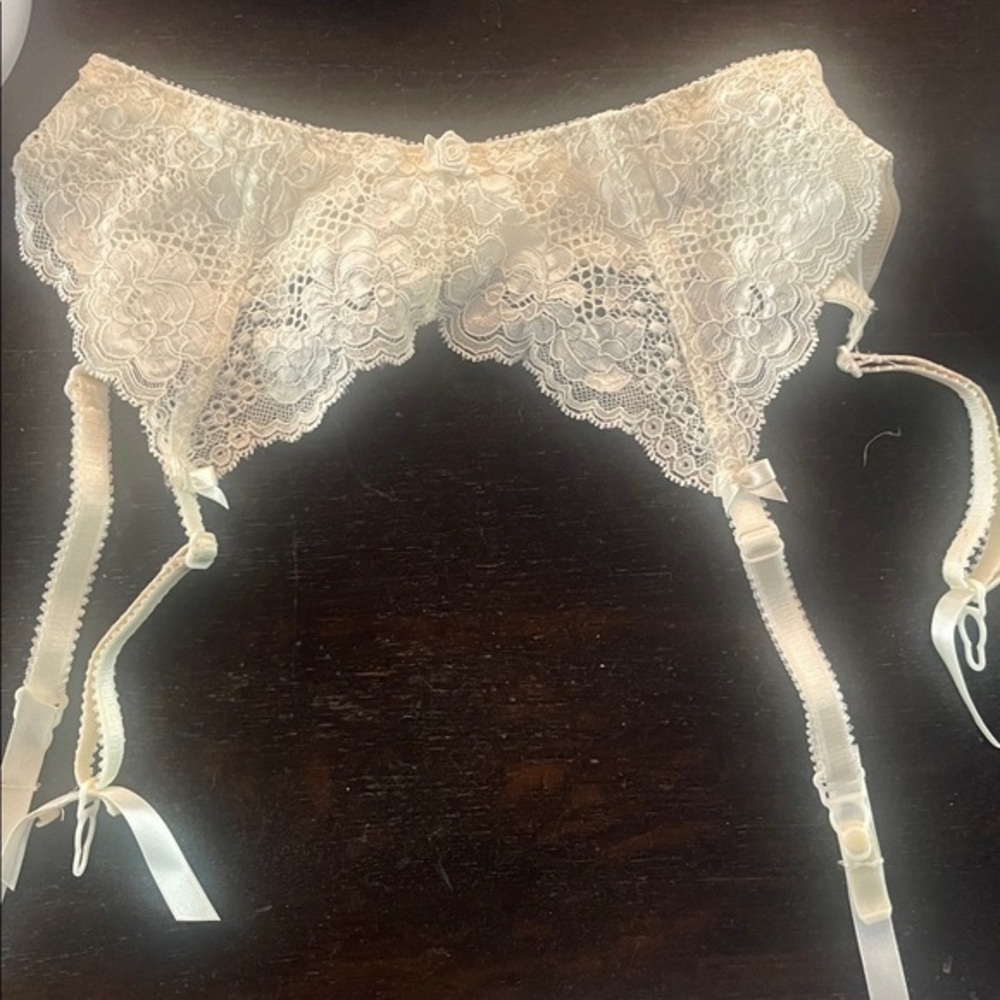 Victoria Secret Garter Belt crochet S